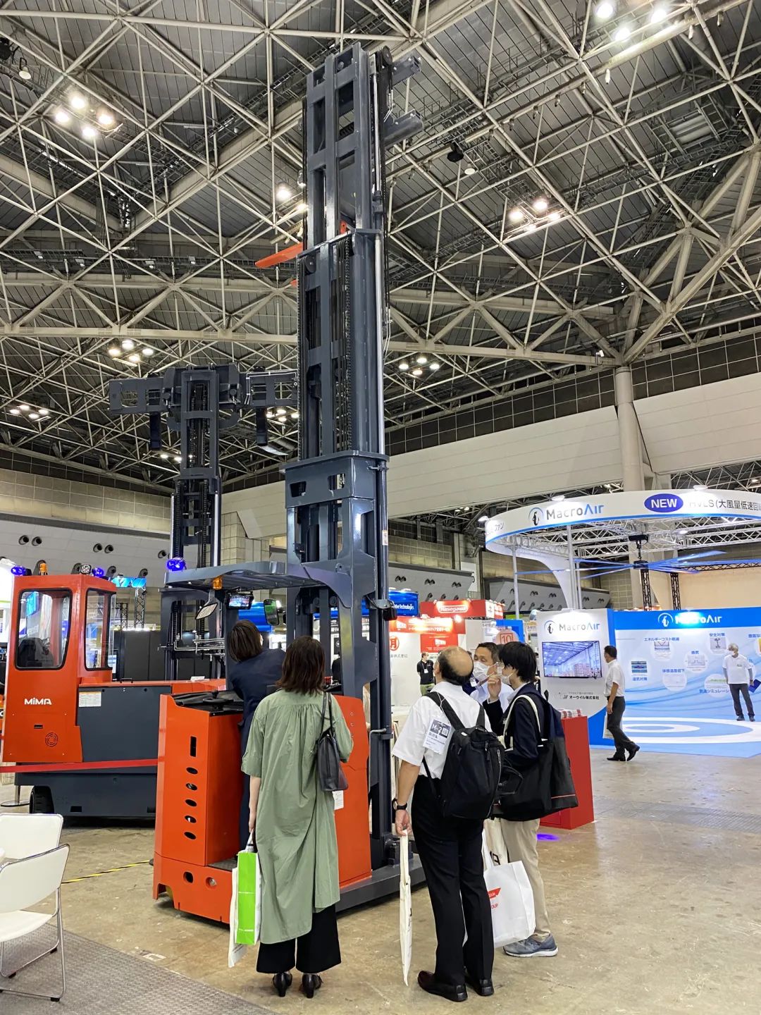 米瑪三向叉車.jpg 米瑪三向叉車.jpg