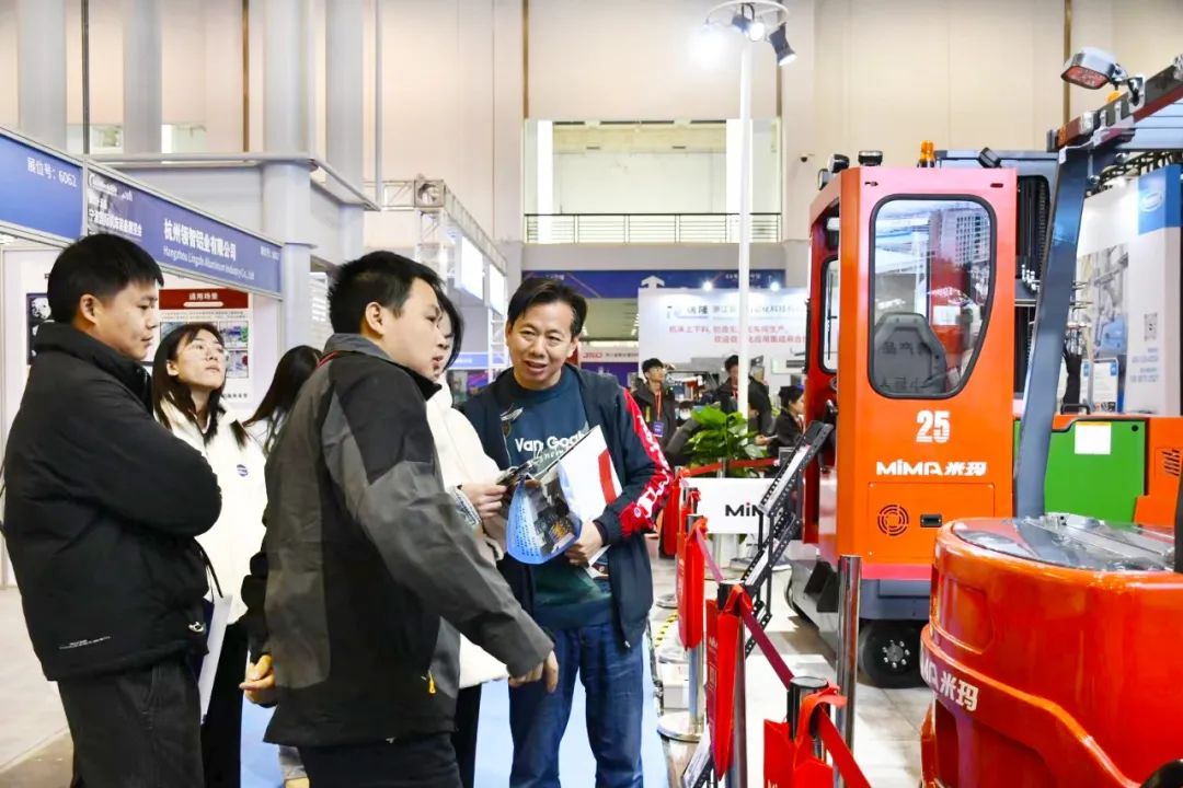 米瑪電動叉車展會7.jpg 米瑪電動叉車展會7.jpg